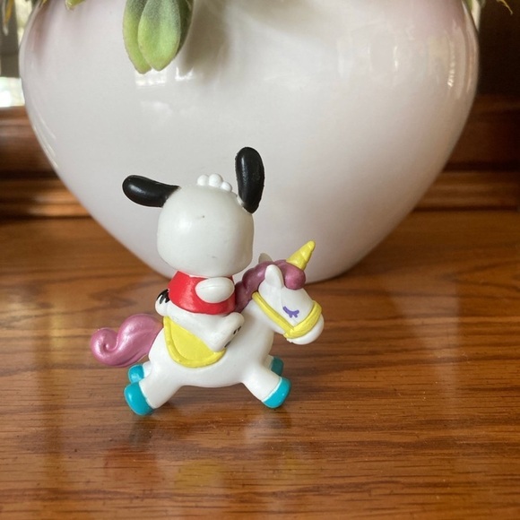 Cute Sanrio figure on unicorn - Picture 3 of 4